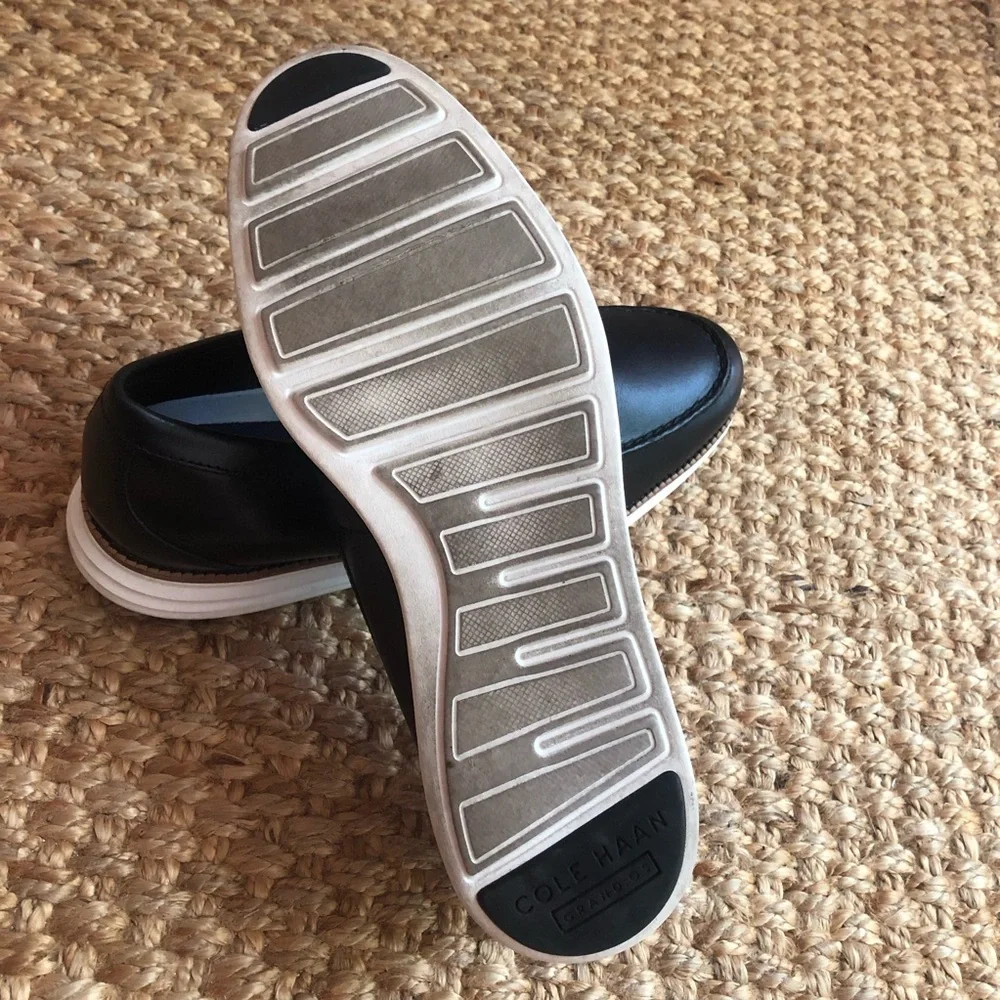 Cole Haan Original Grand OS Venetian Loafer. Black Leather. Size 11.5 M